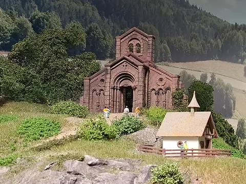 Kirche und Kapelle auf dem Felsen