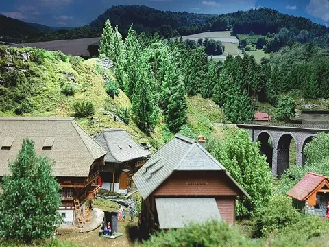 Schwarzwaldhöfe und Viadukt in unserer Ausstellung